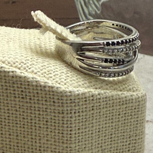 Black & White CZ Rhodium Over Sterling Silver Crossover Band Ring Size 8 - Picture 4 of 6